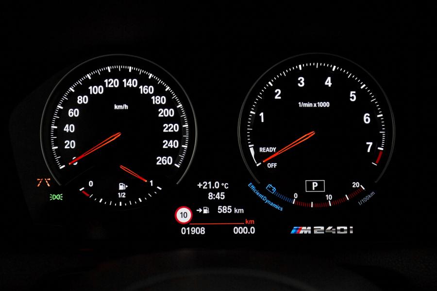 Панель приборов BMW M240i xDrive Coupe 2017 года  (WW) (фото 91 из 116)